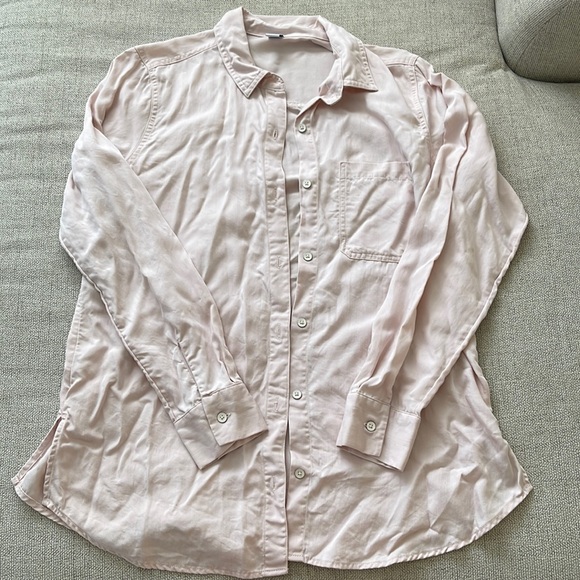 Old Navy Tops - Pretty Pink Buttonup